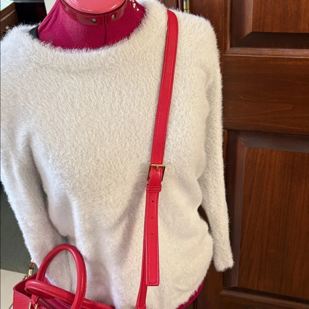 Tory Burch  Satchel  crossbody bag Pebbled Leather  Red  front pocket, gold tone